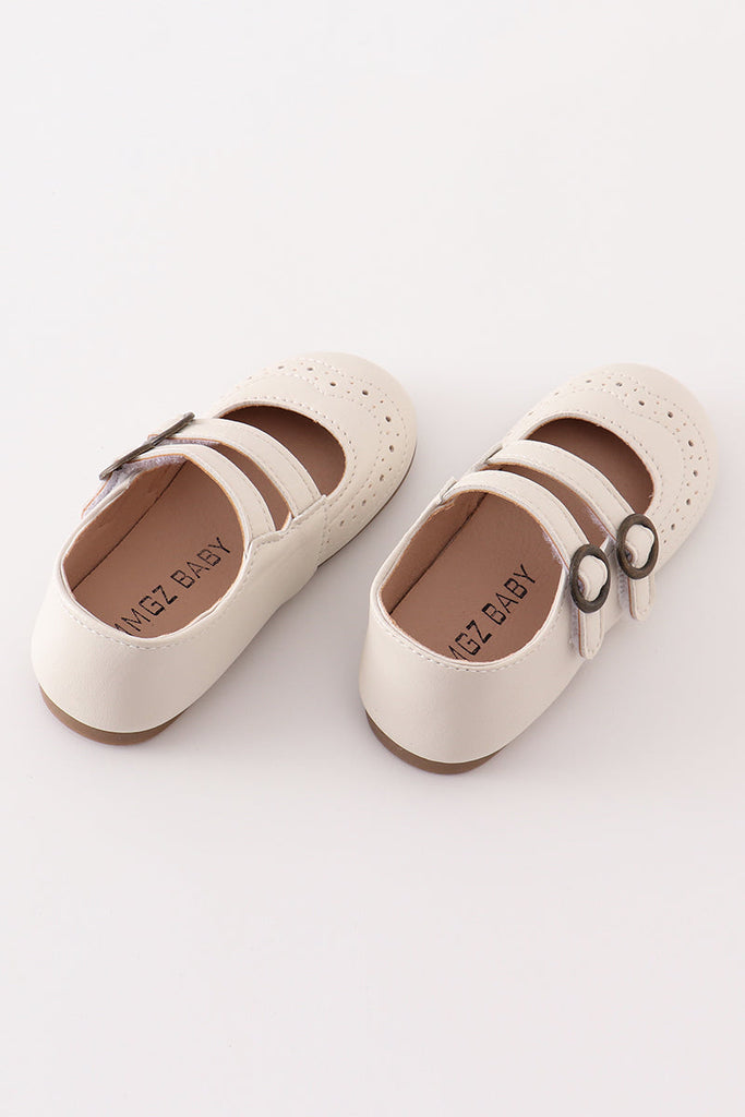 Cream vintage  leather shoes