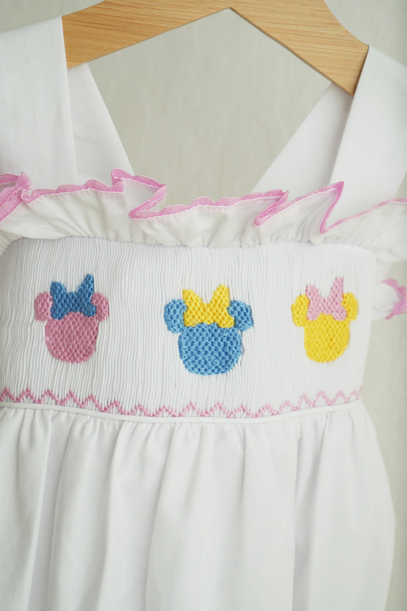 White character ruffle bubble